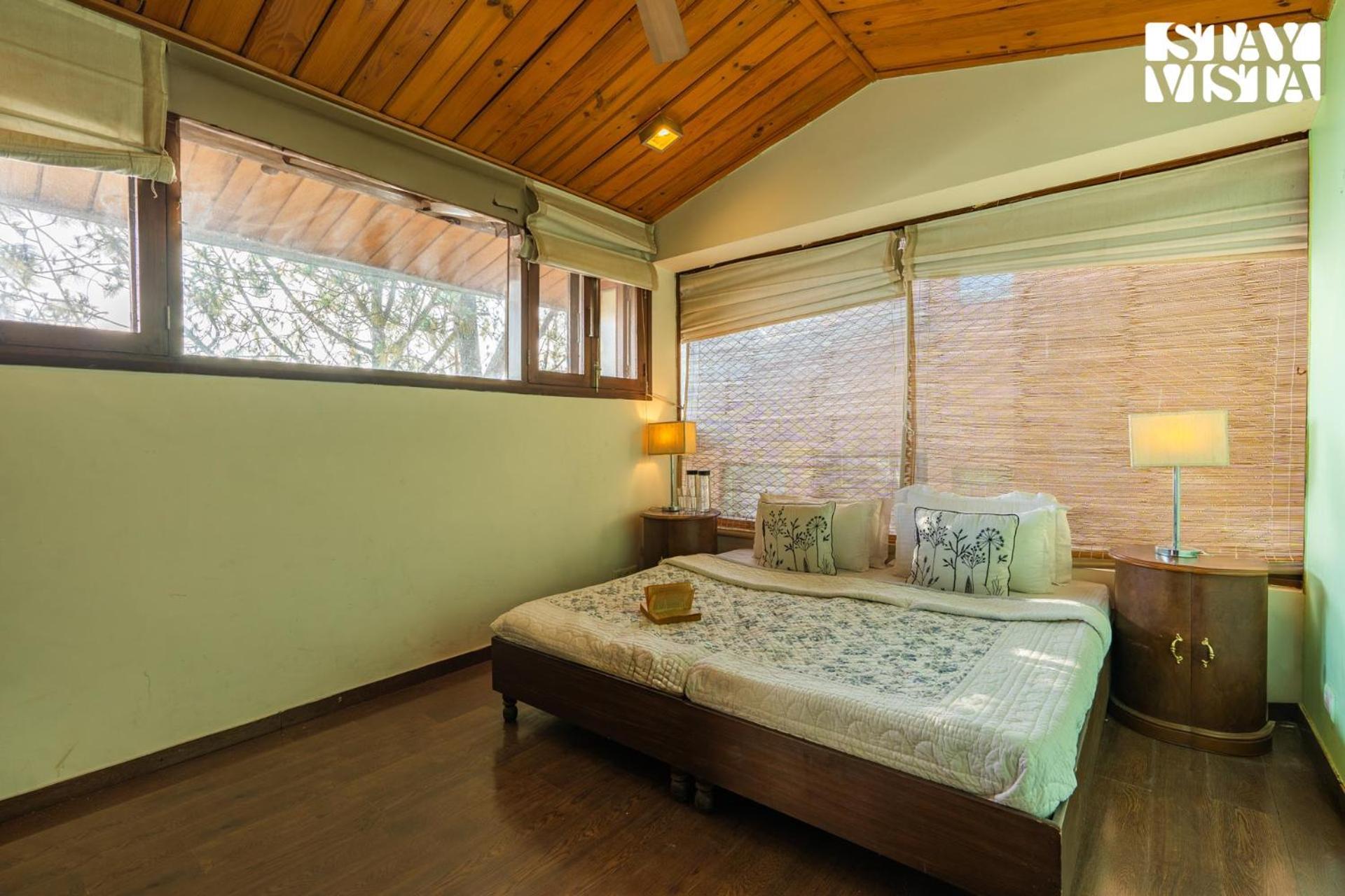 Stayvista At Hillcrest Villa With Valley View, Bonfire And Heater كاساولى المظهر الخارجي الصورة